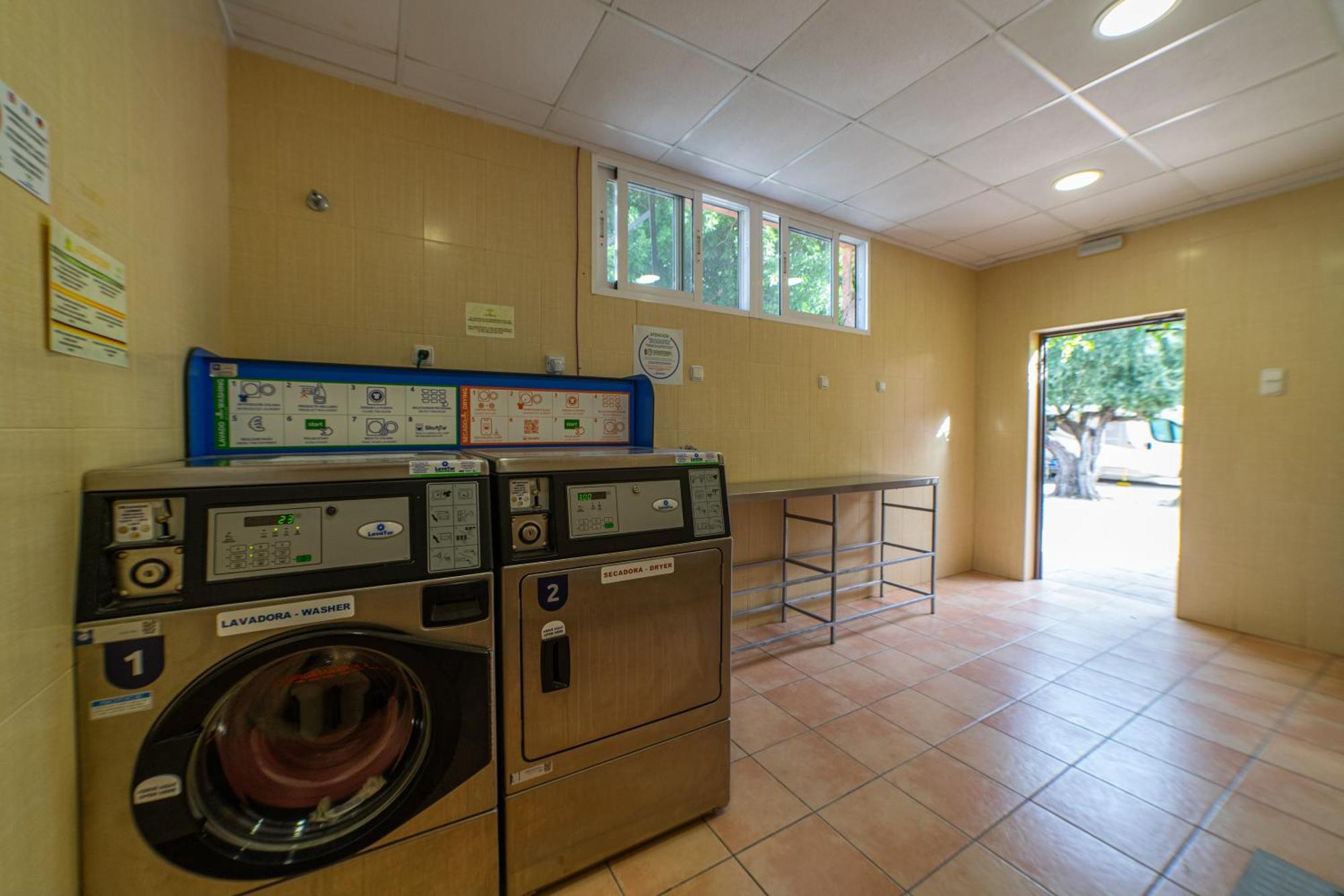 Camping Las Palmeras Кревиленте Екстериор снимка